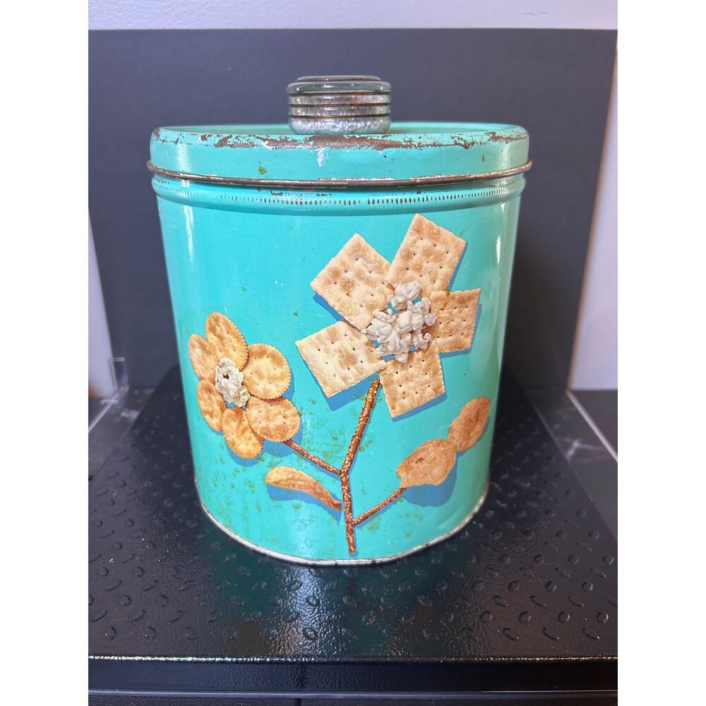 Blue Magic Krispy Kan tin with a reusable moisture-absorbing knob